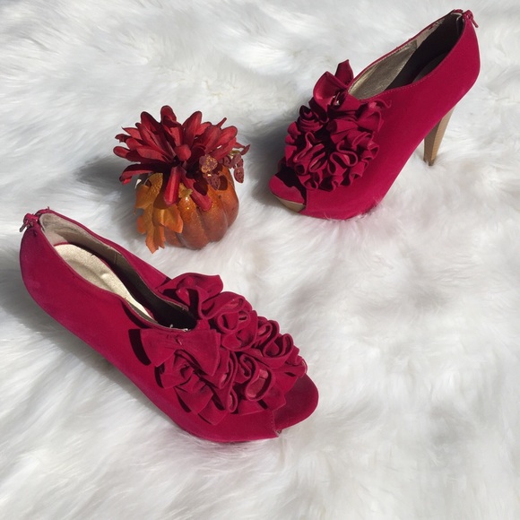 Fuchsia Velvet Pumps - Picture 2 of 4